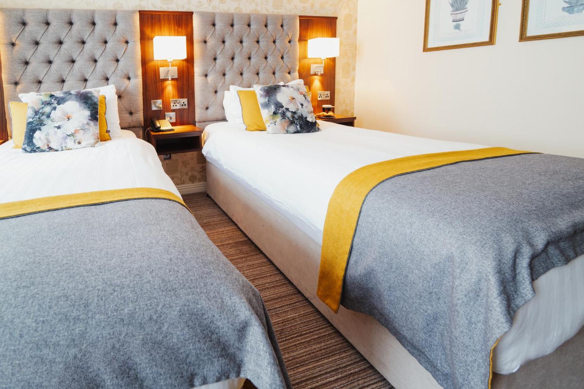 The Wyatt Hotel Уестпорт Екстериор снимка